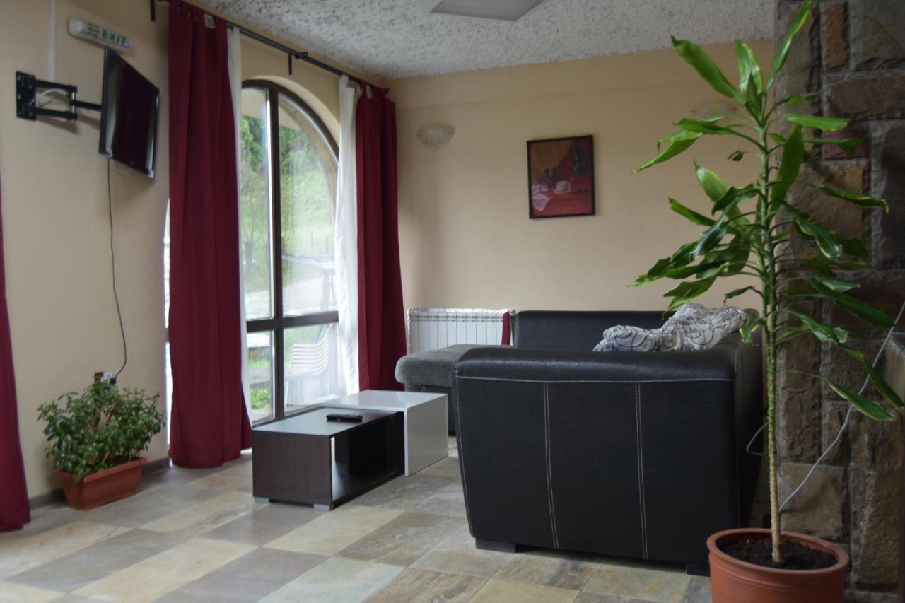 Family Hotel Balkana Apriltsi (Lovech) Exterior foto